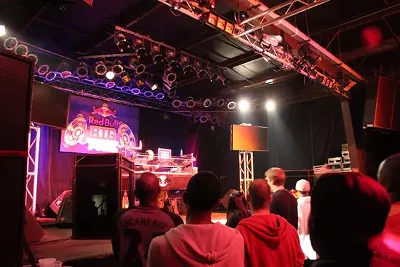 Pop’s Nightclub
