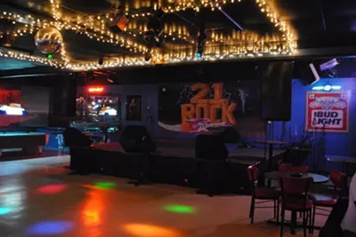 21 Rock Bar & Grill
